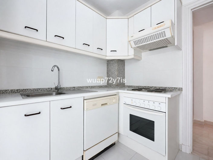 Image No.7-2 Bed House for sale