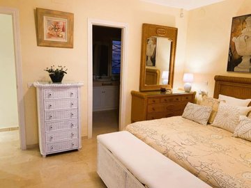 r5203144-destination-marbella-image-8