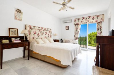 r5370172-destination-marbella-image-10