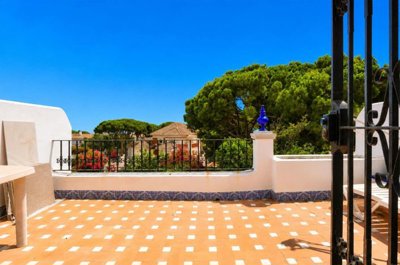 r5370172-destination-marbella-image-1