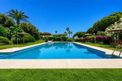 r5370172-destination-marbella-image-4