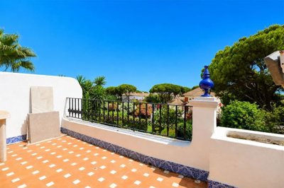 r5370172-destination-marbella-image-5