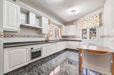 r5395195-destination-marbella-image-6