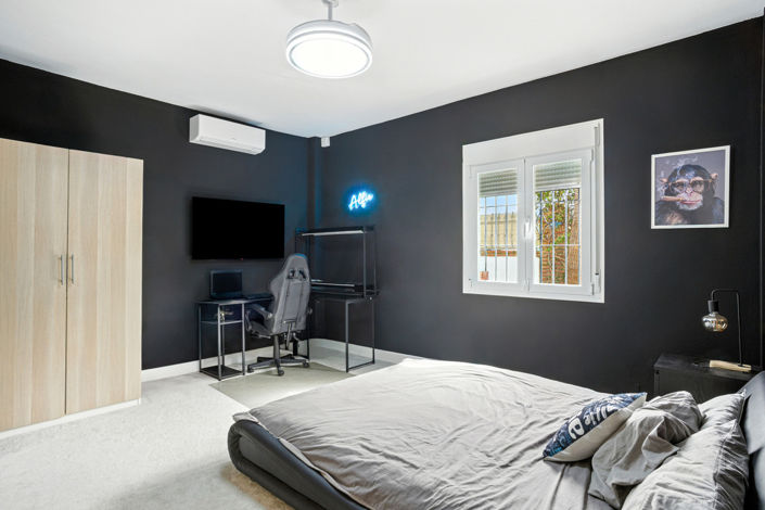 Image No.15-6 Bed House for sale