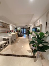 r5447542-destination-marbella-image-7