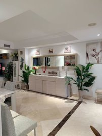 r5447542-destination-marbella-image-8