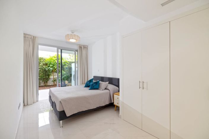 Image No.14-3 Bed Apartment for sale