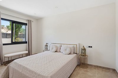 r5449816-destination-marbella-image-12