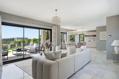 r5449816-destination-marbella-image-4