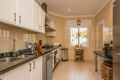 r5124088-destination-marbella-image-11