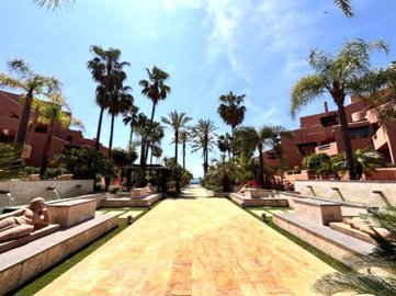 r5360431-destination-marbella-image-6
