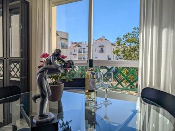 r5477782-destination-marbella-image-4