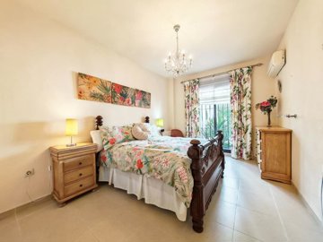 r5480959-destination-marbella-image-10