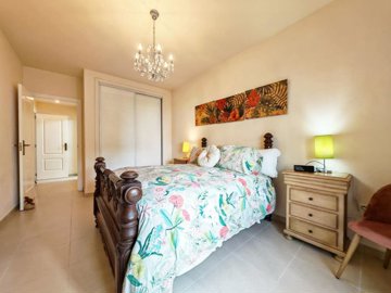 r5480959-destination-marbella-image-11
