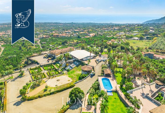 Image No.11-7 Bed Villa for sale