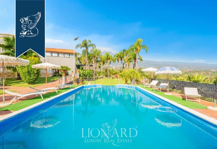 Image No.2-7 Bed Villa for sale