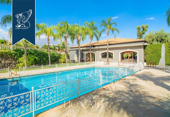 Image No.20-7 Bed Villa for sale