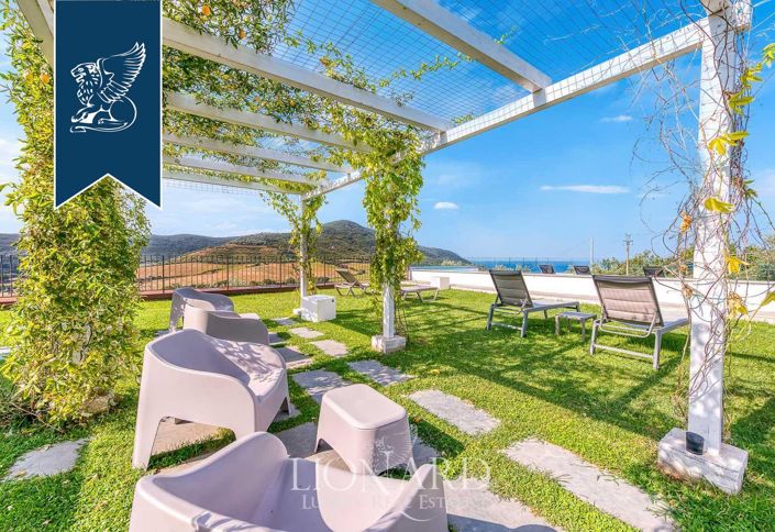 Image No.10-Un hôtel de 10 chambres à vendre à Agropoli