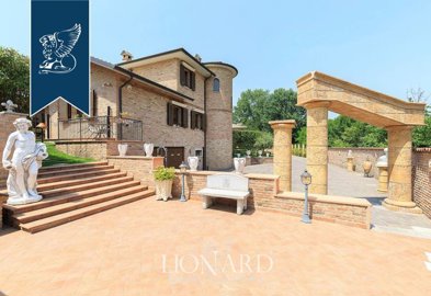 1 - Pavia, Villa