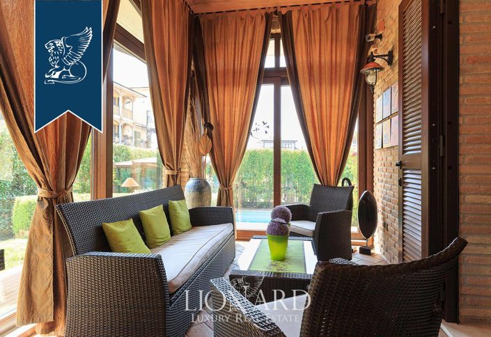 Image No.17-8 Bed Villa for sale