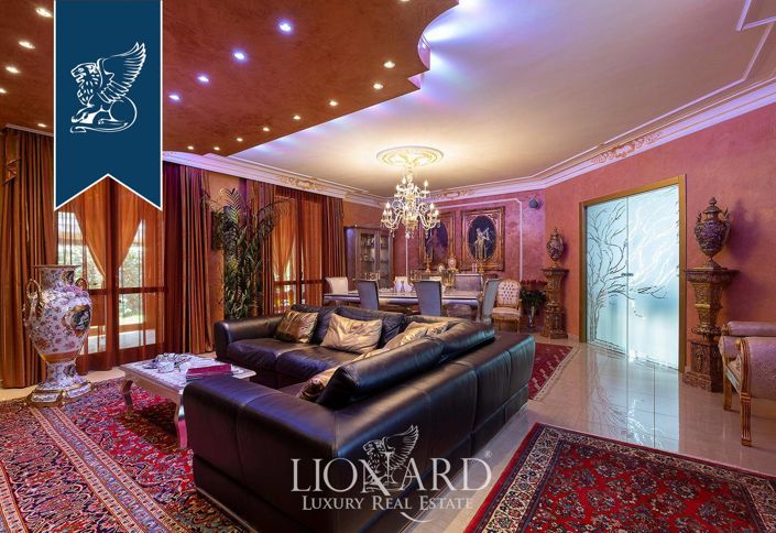 Image No.22-8 Bed Villa for sale