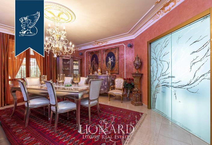 Image No.24-8 Bed Villa for sale