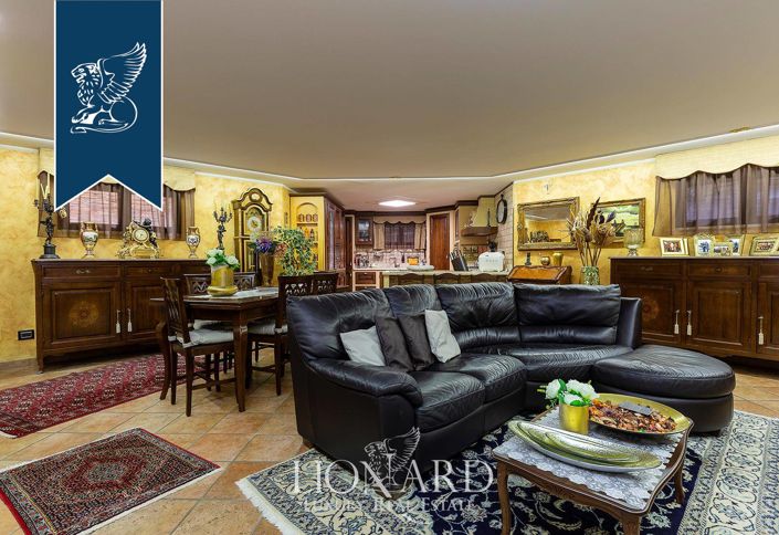 Image No.31-8 Bed Villa for sale