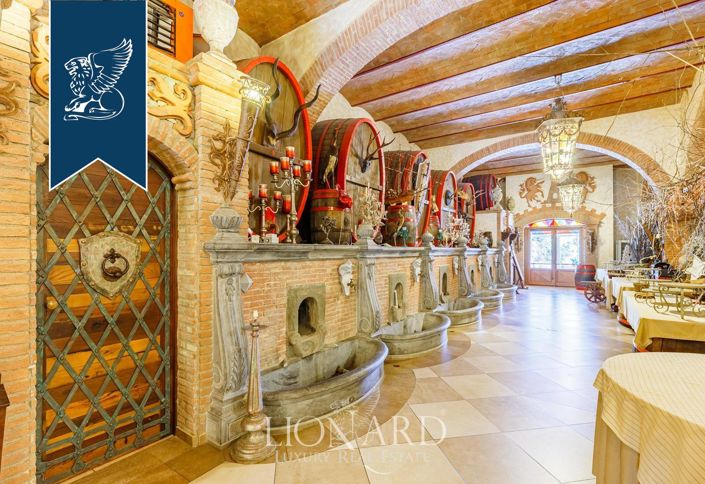 Image No.30-9 Bed Villa for sale