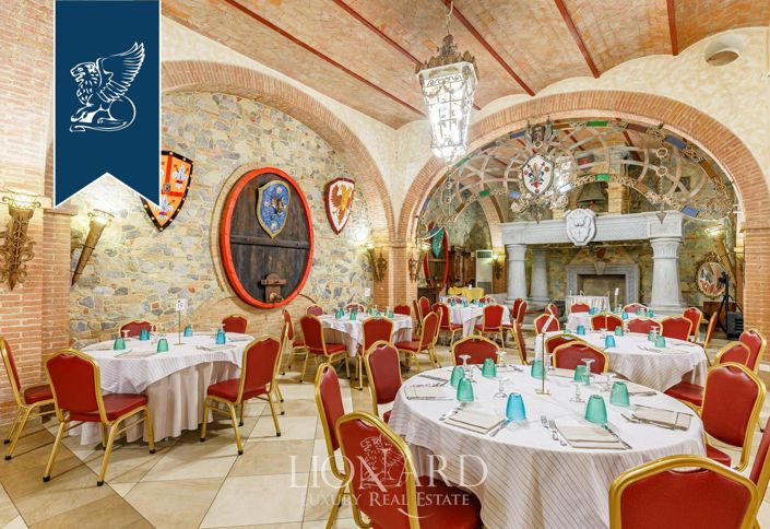 Image No.35-9 Bed Villa for sale