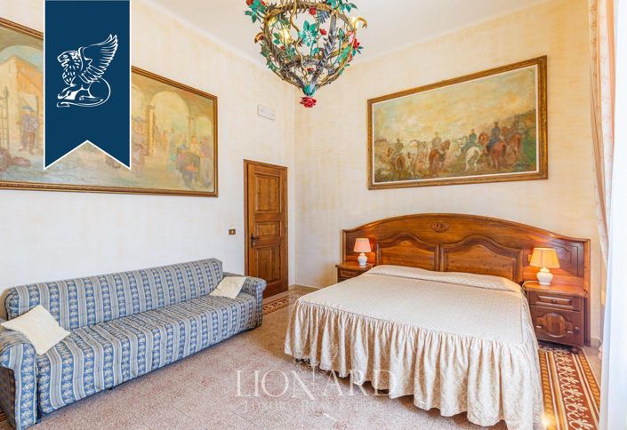 Image No.41-9 Bed Villa for sale