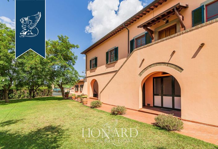 Image No.13-18 Bed Farmhouse for sale