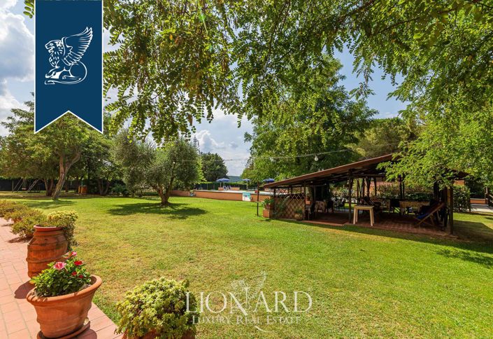 Image No.19-18 Bed Farmhouse for sale