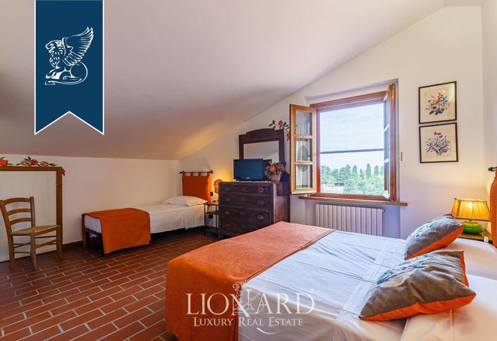 Image No.28-18 Bed Farmhouse for sale