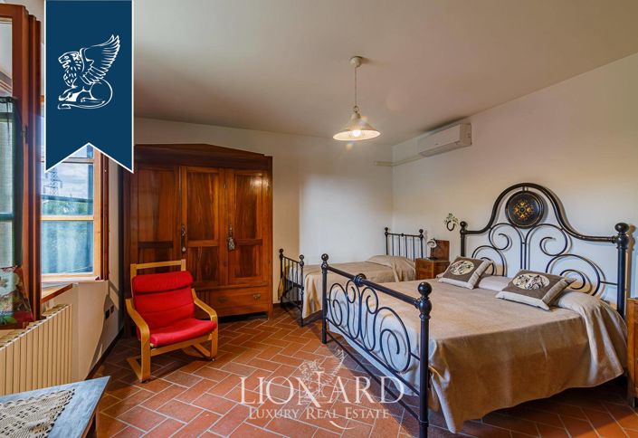 Image No.32-18 Bed Farmhouse for sale