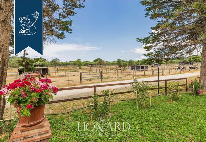 Image No.33-18 Bed Farmhouse for sale