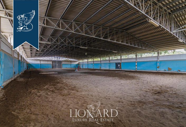 Image No.35-18 Bed Farmhouse for sale