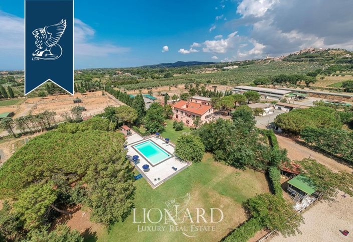 Image No.36-18 Bed Farmhouse for sale