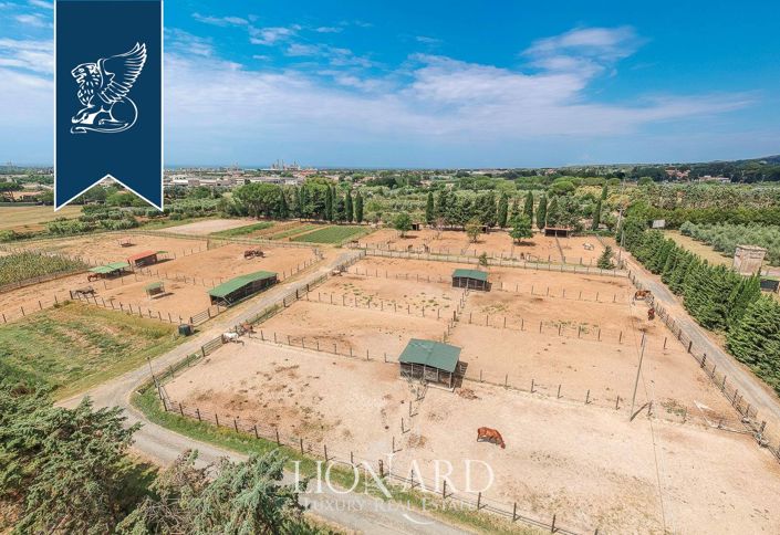 Image No.39-18 Bed Farmhouse for sale