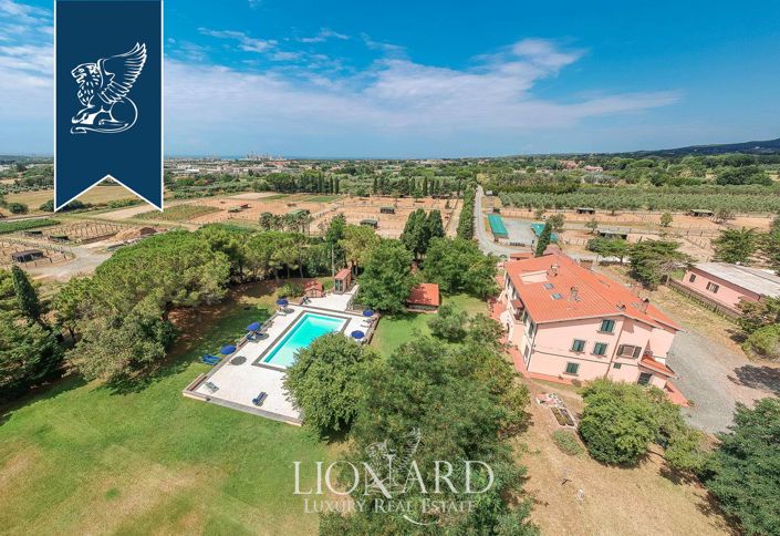 Image No.4-18 Bed Farmhouse for sale