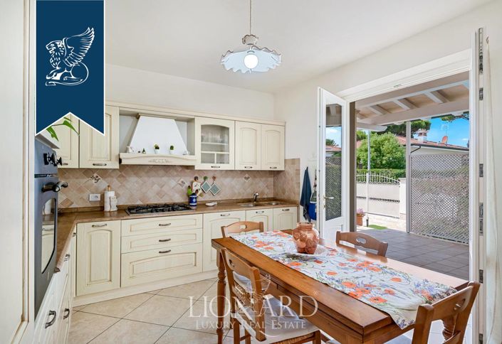 Image No.11-4 Bed Villa for sale