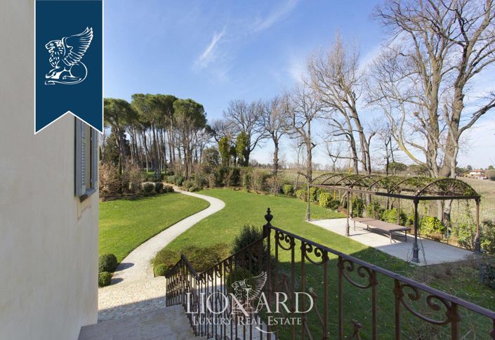 Image No.8-6 Bed Villa for sale