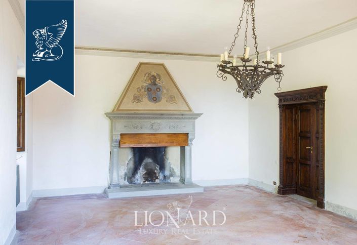 Image No.24-10 Bed Farmhouse for sale