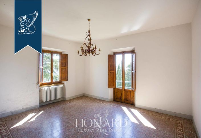 Image No.25-10 Bed Farmhouse for sale