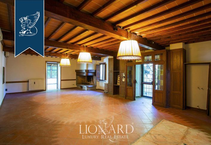 Image No.29-10 Bed Farmhouse for sale