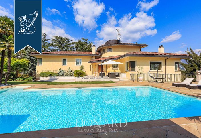 Image No.9-5 Bed Villa for sale