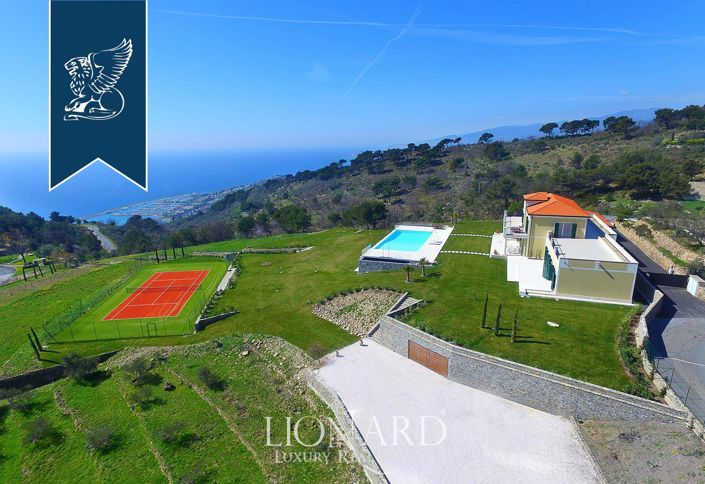 Image No.2-Villa de 8 chambres à vendre à Cipressa