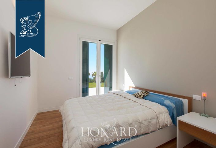 Image No.68-Villa de 8 chambres à vendre à Cipressa