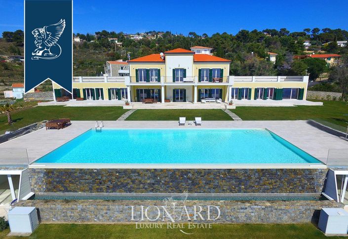 Image No.70-Villa de 8 chambres à vendre à Cipressa