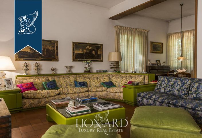 Image No.8-7 Bed Villa for sale