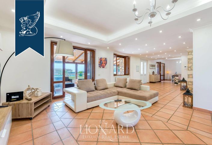 Image No.12-Villa de 9 chambres à vendre à San Felice Circeo